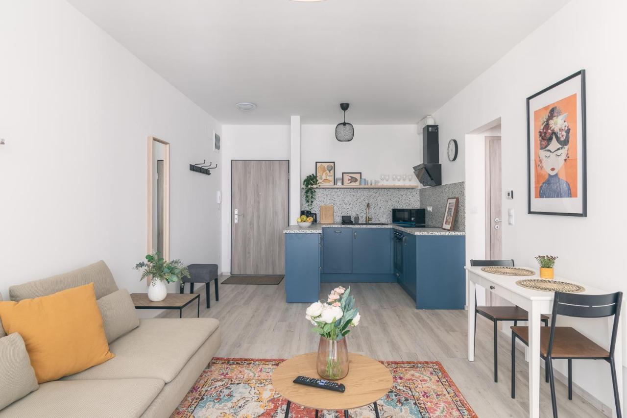 Corvin Apartment With Balcony And Ac Βουδαπέστη Εξωτερικό φωτογραφία