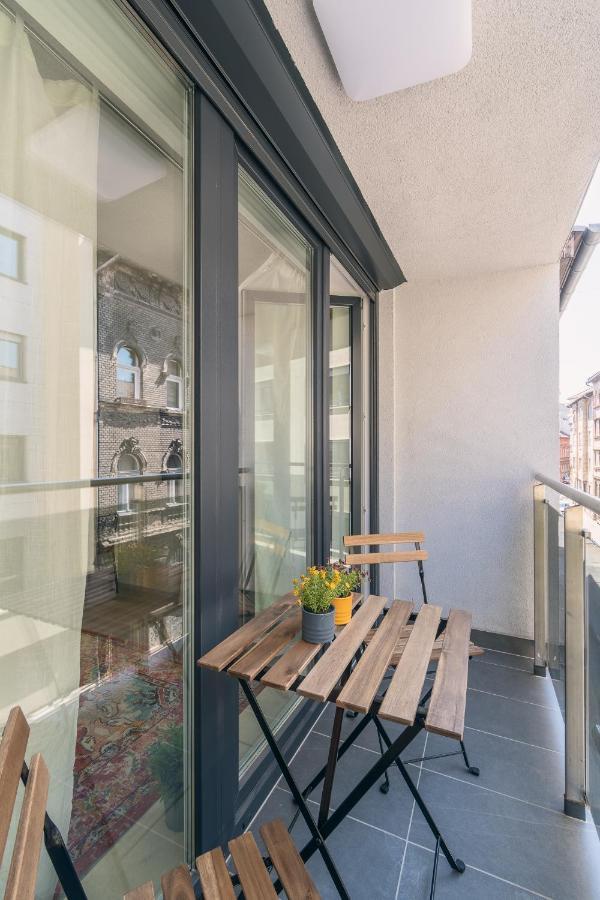 Corvin Apartment With Balcony And Ac Βουδαπέστη Εξωτερικό φωτογραφία